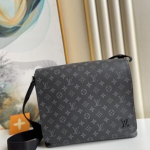 Louis Vuitton District MM Monogram Eclipse Canvas For Men, Men's Bags, Shoulder And Crossbody Bags 12.2in/31cm LV M44001